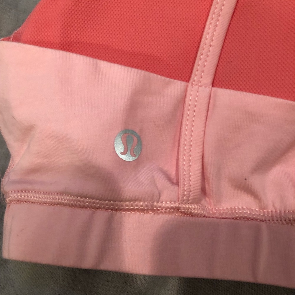 Lululemon pink sports bra